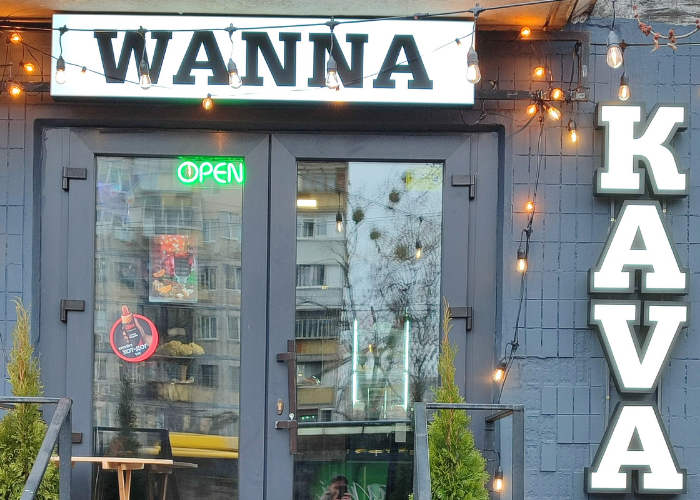 ➤ Неонова вивіска на замовлення ✔️ Рекламні вивіски фасадні на будинок, двері, для кафе, кав'ярні, салонів краси, акрилайт ✔️ Виготовлення, доставка, монтаж